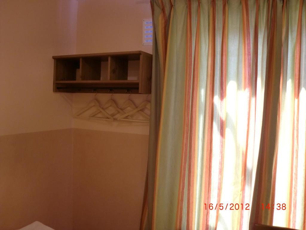 Budget Hotel Neutraal Amesterdão Quarto foto